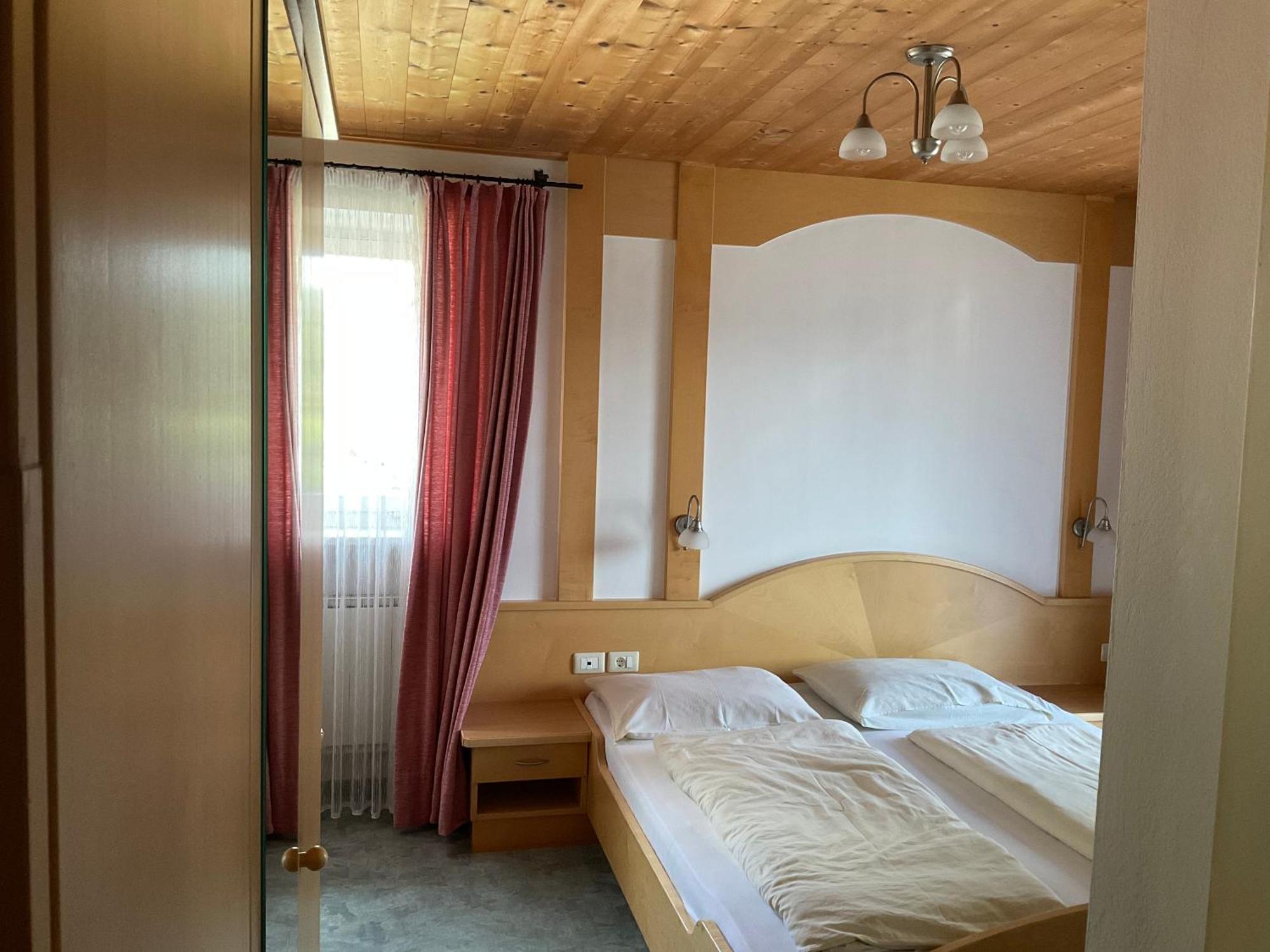 Garni Rika Bed and Breakfast Parcines Εξωτερικό φωτογραφία